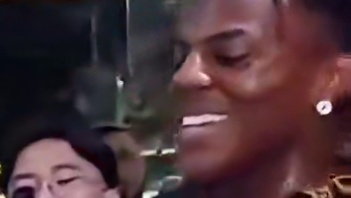 甲亢哥收礼物被恶搞 粉丝用梅西手办恶搞甲亢哥#甲亢哥 #C罗 #梅西