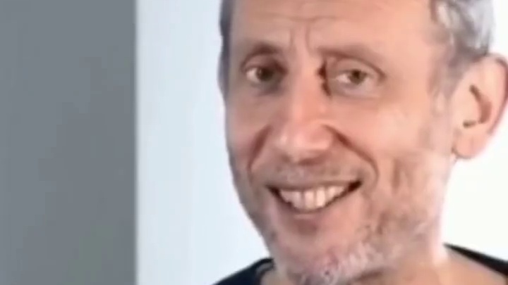 你说能在车里玩游戏，尊嘟假嘟？#全球首款量产电竞汽车发布 #星纪魅族发布会  #星纪魅族AI生态发布