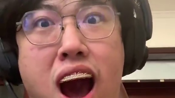 怎么都是人机评论 小黑子别乱搞#人机评论 #狂魔哥破防