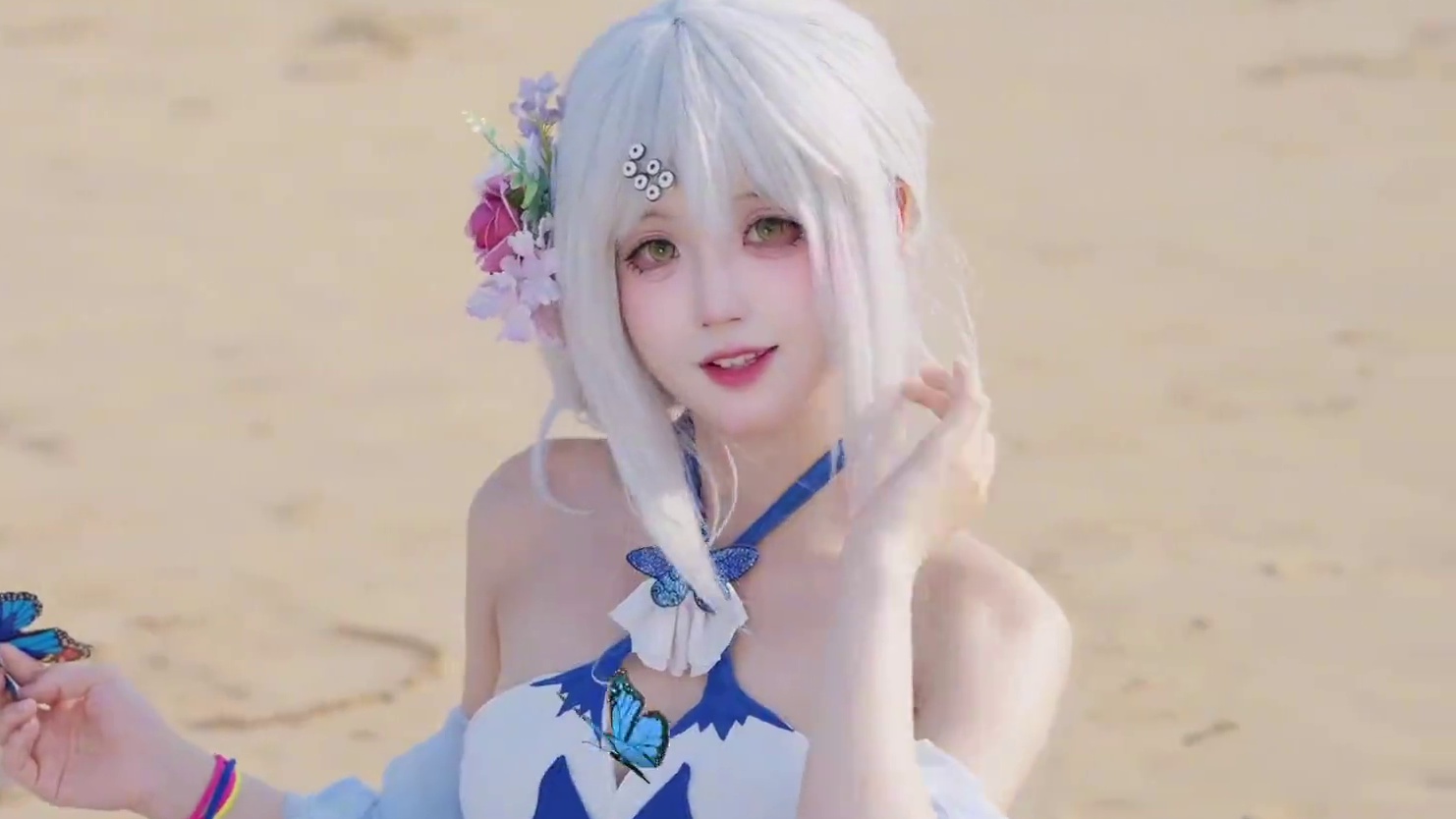 白毛一生推 （正常海边穿搭！）#cos #八木唯 #雀魂 #泳装 #海边拍照