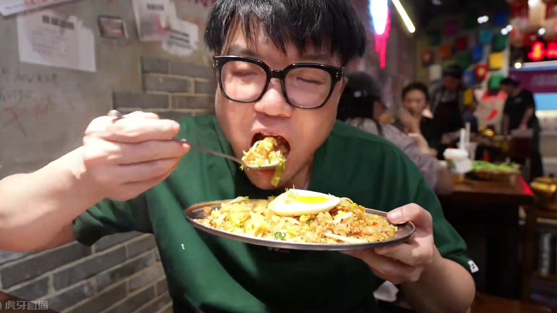 西湖边上的老重庆火锅 国庆到杭州吃火锅也是不错的选择#国庆不宅家觅食灵感#杭州美食 #杭州吃喝玩乐 