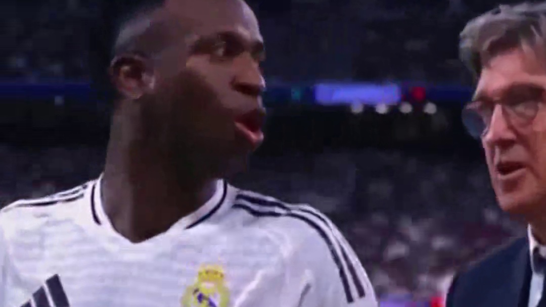 有小罗几成功力？拉什福德上演底线“牛尾巴”穿裆过人  #足球