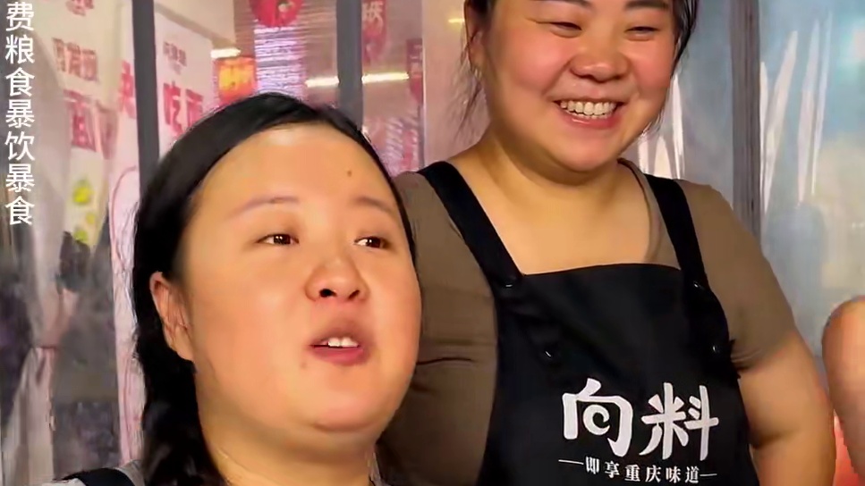 长得像明星的妹子挑战2斤面，这么漂亮居然能吃这么多！#美食 #小面调料 #挑战 #吃面