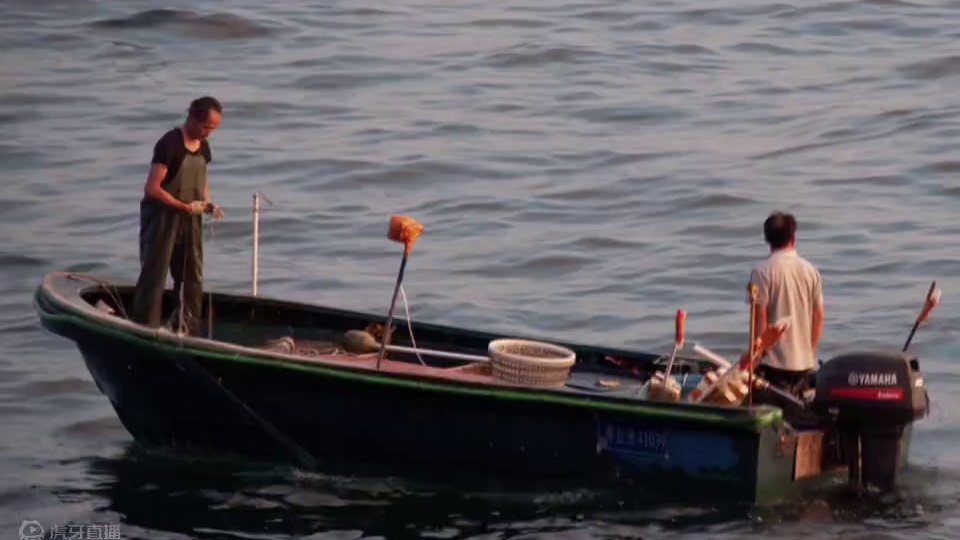 行万里路拍人生照片 行万里路拍人生照片，拿着尼康Z6微单相机记录下，评论区留下客观行万里路拍人生的照