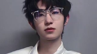 #一諾 #ag超玩會 襯衣+領(lǐng)帶