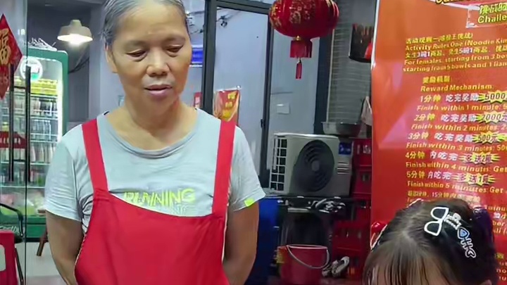 安徽重量级选手挑战3口吃完这盆螺蛳粉，让孙姐直接血亏5000元？ #螺蛳粉