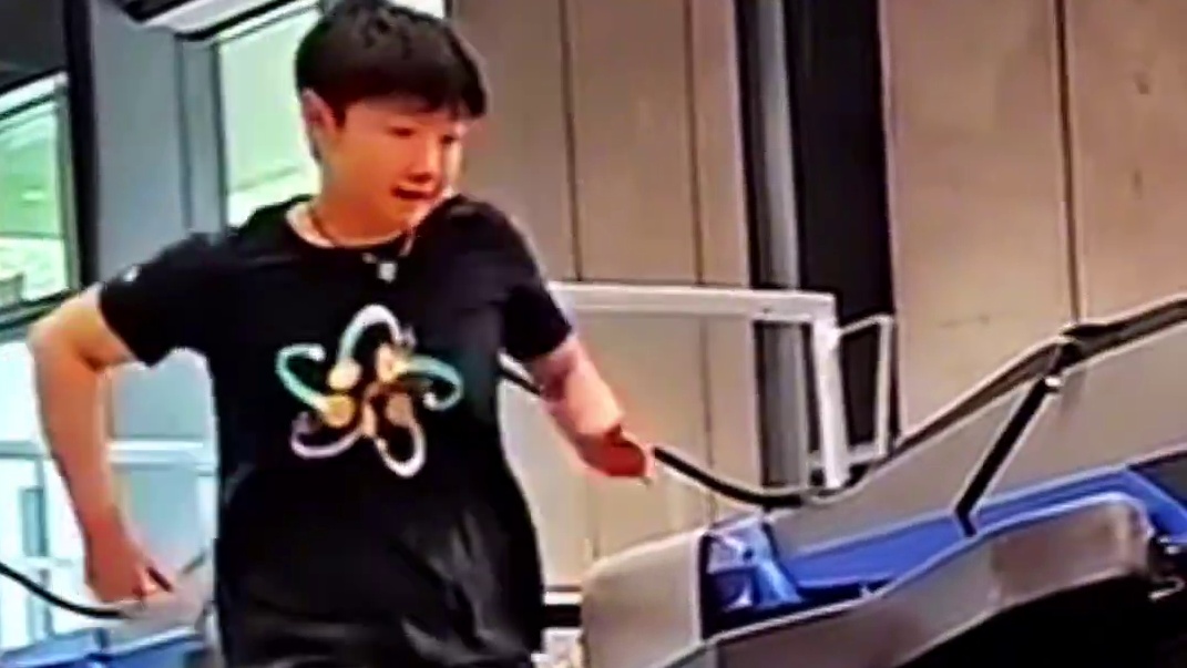 莎莎出席WTT晚宴，备战这么久终于休息一下