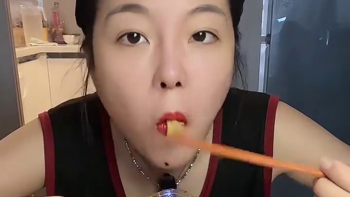 #谁懂这个视频对吃货的杀伤力 #吃货的世界唯有美食不可辜负 #深夜放毒系列之让你饿的睡不着 #从来没