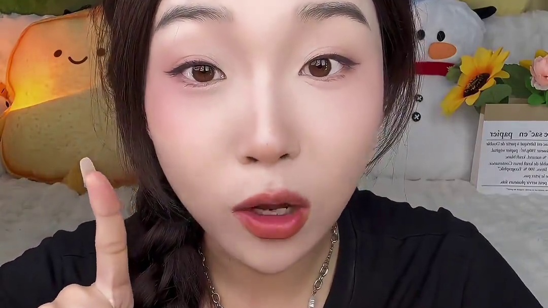 他的冒菜底是四川麻辣火锅味哦！冲泡就行好方便！！粉是透明小宽粉！好吃！！！#嗦粉  #灵魂宵夜 #冒