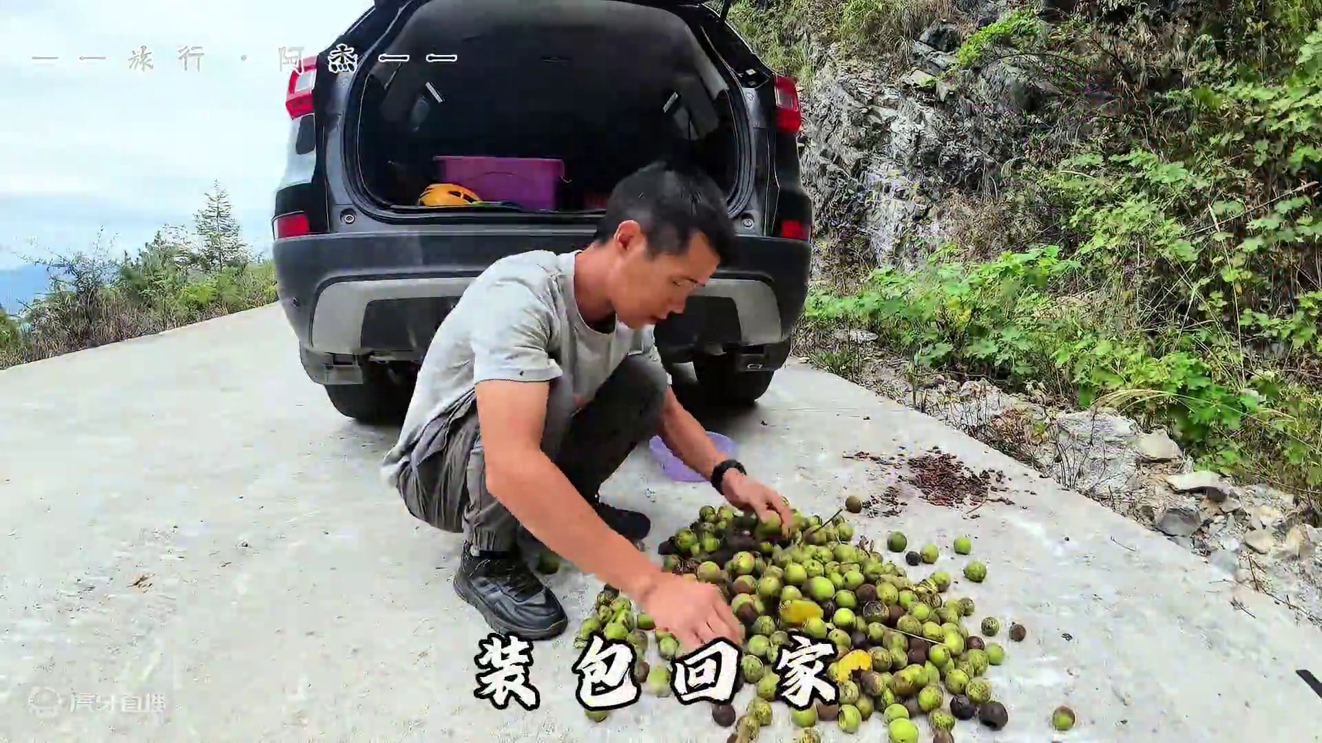 核桃串做好了，喜欢吗？能给我几分？还喜欢什么材质的手串？ 告诉我你还想要什么材质的手串？都可以满足你