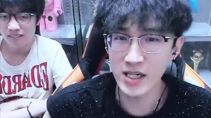 逆子这转盘转的三石要换飞机了？ 