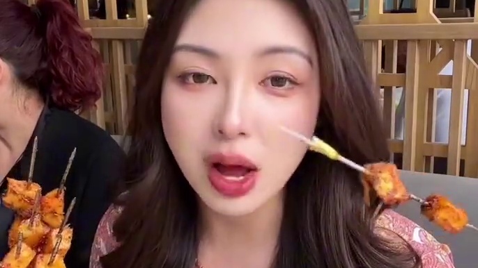 跟着老爸打卡固原美食系列又来咯～这次吃的是泾源特色美食蒸鸡～十一国庆期间正好可以带家人们一起来泾源玩