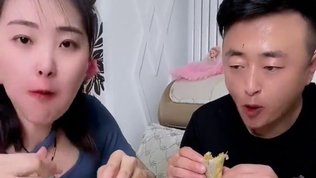 姐夫认识到了错误，小姨子做了一桌美食，姐夫乐开花#这一碗好过瘾 #哎呀妈呀太香了 