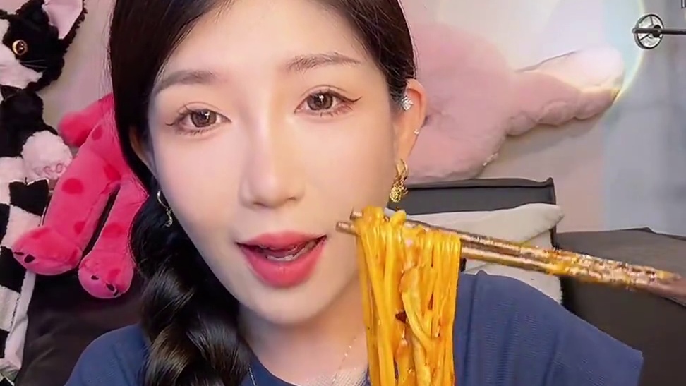 降温啦降温啦 麻辣烫安排上 加点丸子啥的真的够两个人吃了#谁懂这一口的好吃程度 #吃了还想吃 #灵魂