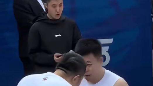 韩德君  最有情有义的队长