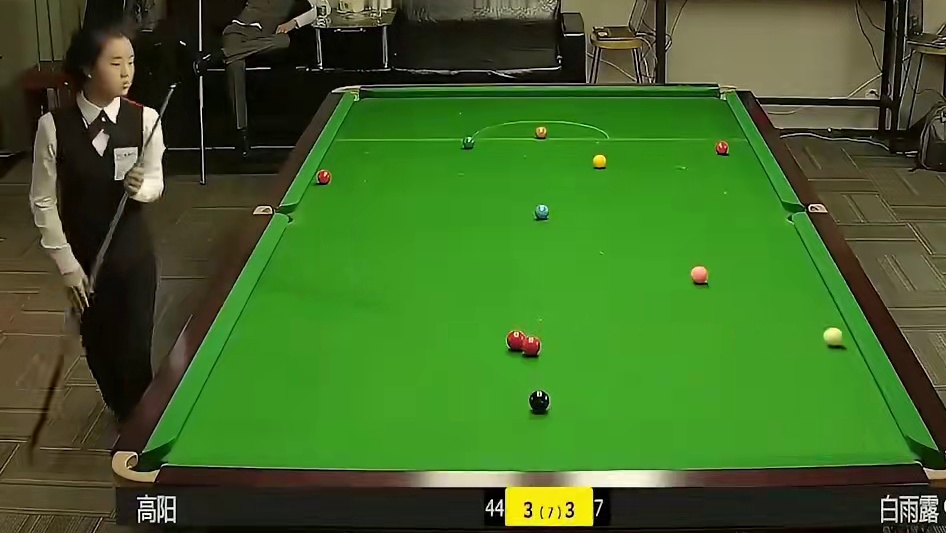 斯诺克罕见性别大战，中国女子第一人高难度惊艳清台，差距多大？#台球 #台球是一种生活 #这台球一打一