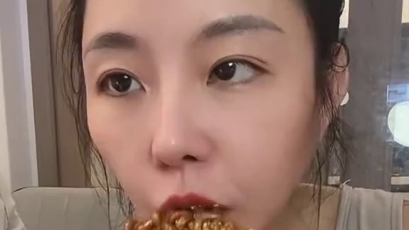 #哪些美食可以拯救没有食欲的日子 #谁懂这个视频对吃货的杀伤力 #深夜放毒系列之让你饿的睡不着 #从