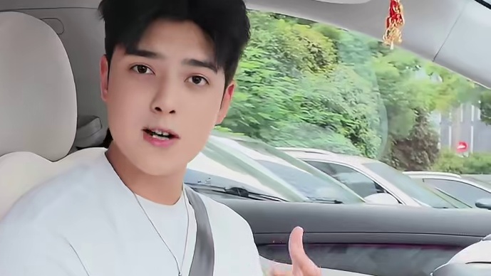 你们还碰到过什么反人类的设计？赶紧避个雷#半幅方向盘 #新能源汽车 #带你懂车 #汽车人共创计划 #