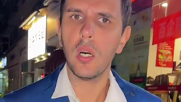 深夜勇闯成都超辣夜宵面馆，我申请当成都省饭课代表！#全国夜宵哪家强#省饭课代表#国庆吃喝玩乐#老外在