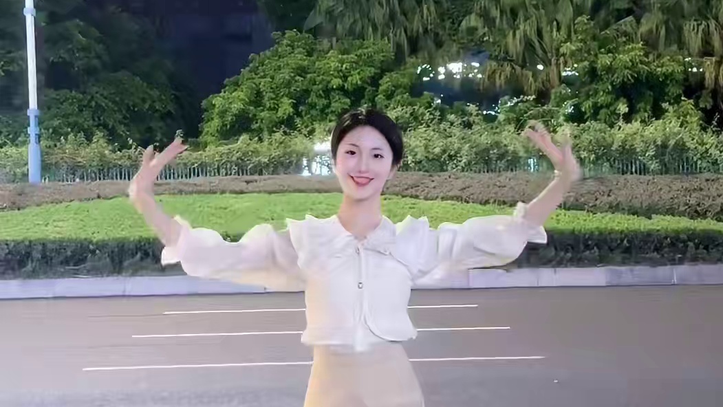 不要迷茫不要慌张，太阳下山还有月光 #舞蹈 #氛围感 #用舞蹈表达爱 #治愈系风景 #古典舞 编舞：