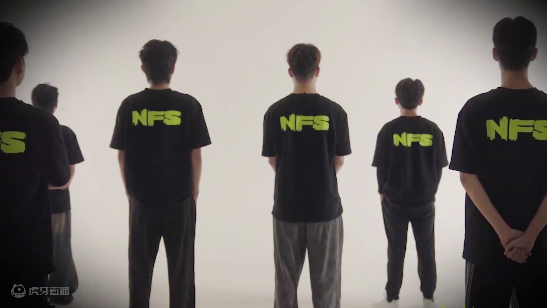 当连败后你的好兄弟登录时.. 还是兄弟你对我好！不是..怎么会这样！！
#极品飞车集结公测#极品飞车