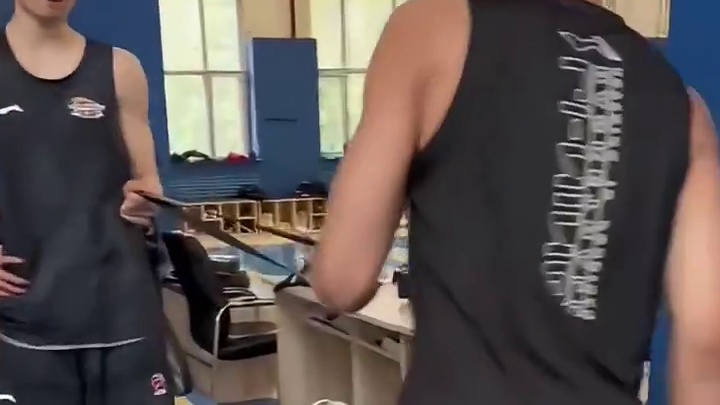 辽宁男篮首秀，杨鸣全华班出战