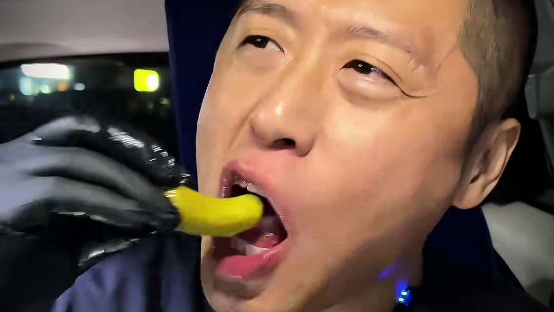 深夜小酸黄瓜好吃到停不下来 #酸黄瓜 #深夜放毒 #好吃到停不下来 #零食