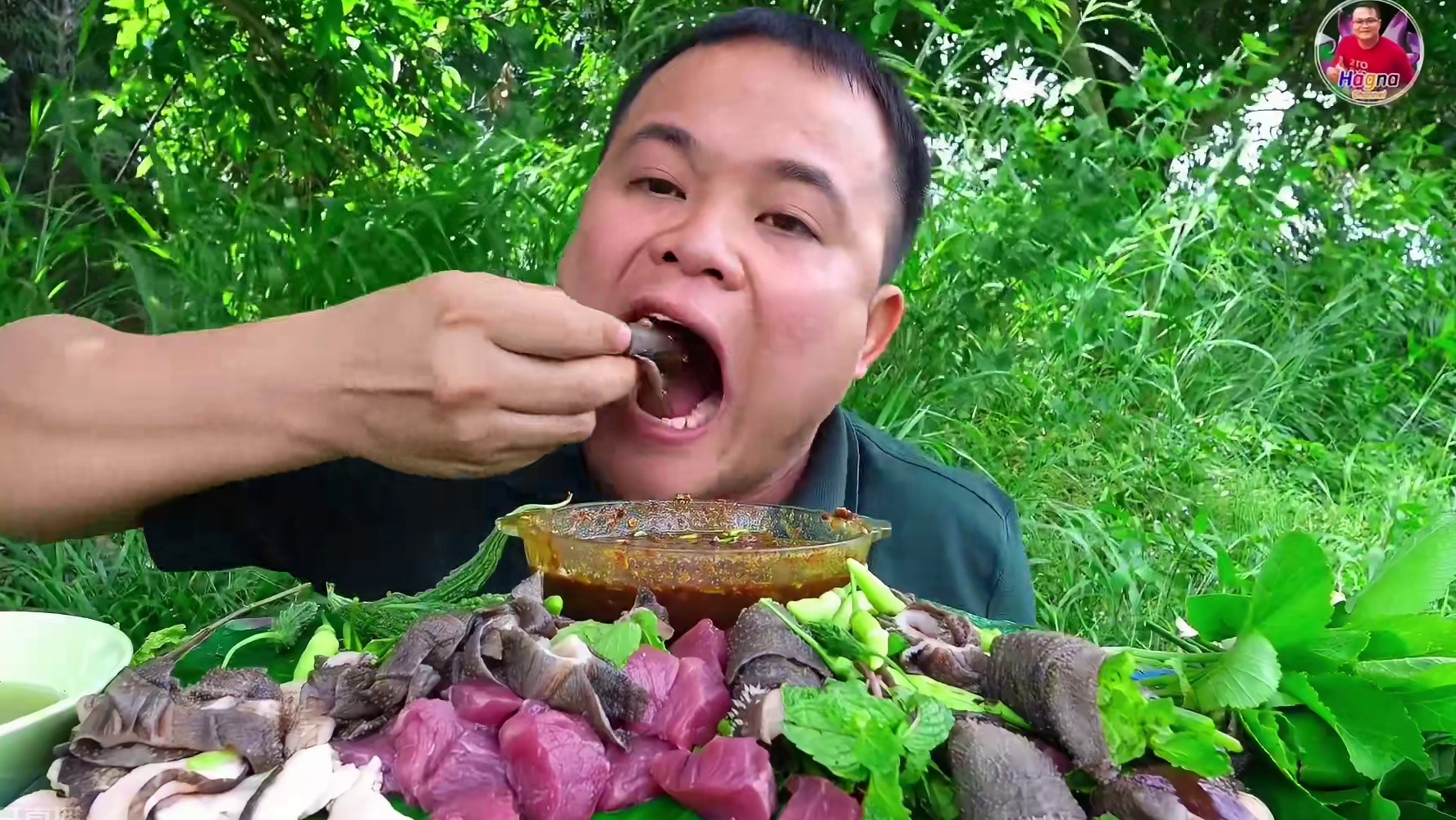 泰式特色小牛里脊毛肚卷香菜牛肝鲜辣酱汁️饭团 #泰国主播吃美食视频 #泰国美食 #泰国生活 #户外美