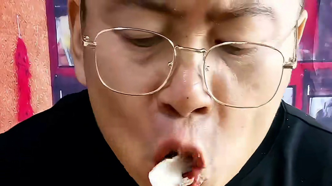 #吃货日常 吃了一盘火鸡面，两根炸鸡，一个汉堡#这一碗好过瘾