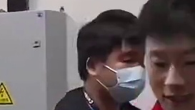 温柔的爸爸、漂亮的妈妈、两个可爱的儿子组成一个幸福的家庭，龙队真人生赢家！！！