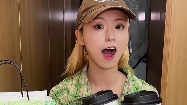 好喜欢霸王茶姬伯牙绝弦的这一波新皮肤！！#霸王茶姬热爱在一起 #霸王茶姬全球健康大使郑钦文 #福建霸