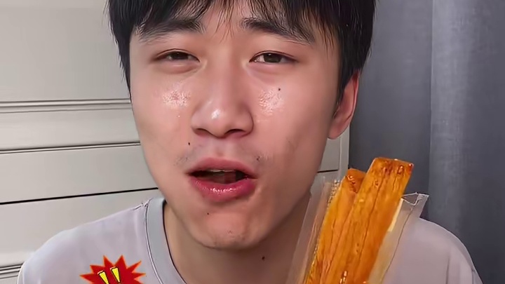 不得不说湖南做的这个豆卷真的太好吃了！#零食推荐 #无辣不欢 #好吃到停不下来 #辣条