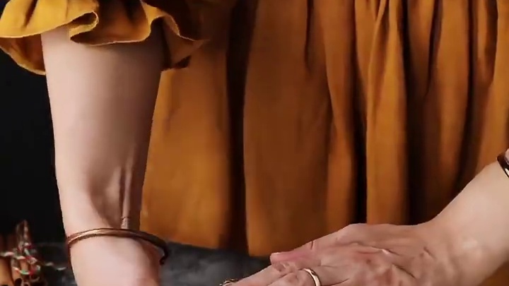 「南瓜奶酪麦芬」 Pumpkin Cream Cheese Muffins.
一个充满喜悦的秋季食谱