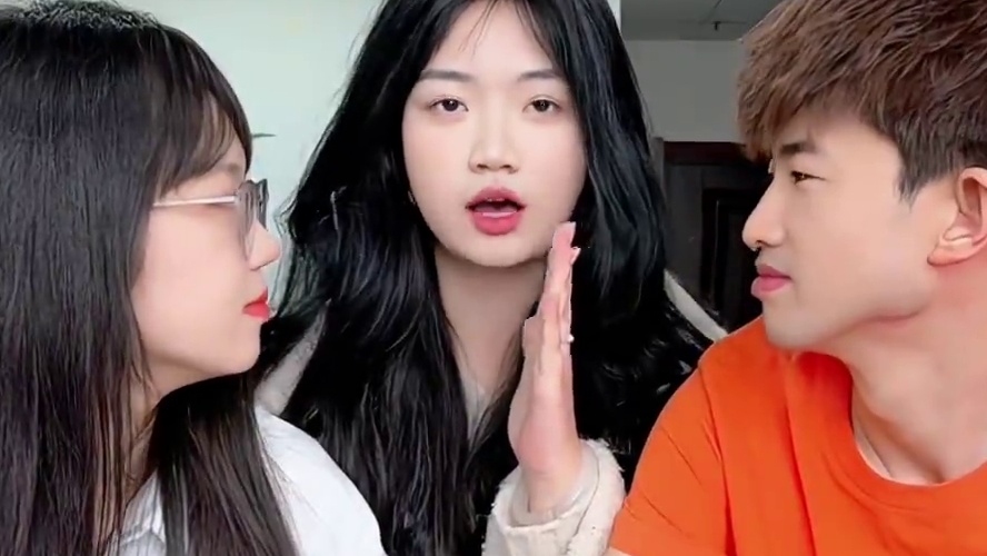 三人版狼人杀，哈哈羊公子懵了 #哈哈哈哈哈哈我要笑死了 #办公室游戏 #狼人杀