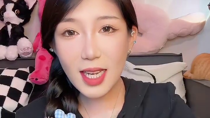 干粉炒之前提前泡泡 干粉口感特别好 能吃辣的姐妹可以直接爆辣魔鬼辣 不能吃辣的姐妹可以中辣 加点自己