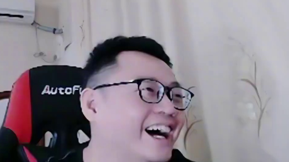 猪能多大？轻松上万 #炉石传说 #酒馆战棋 #炉石战棋怎么玩