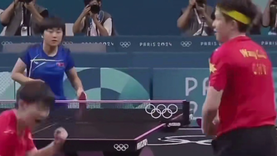 没有人能拒绝孙颖莎的脸颊肉，赛场上的大魔王其实是水蜜桃女孩啊