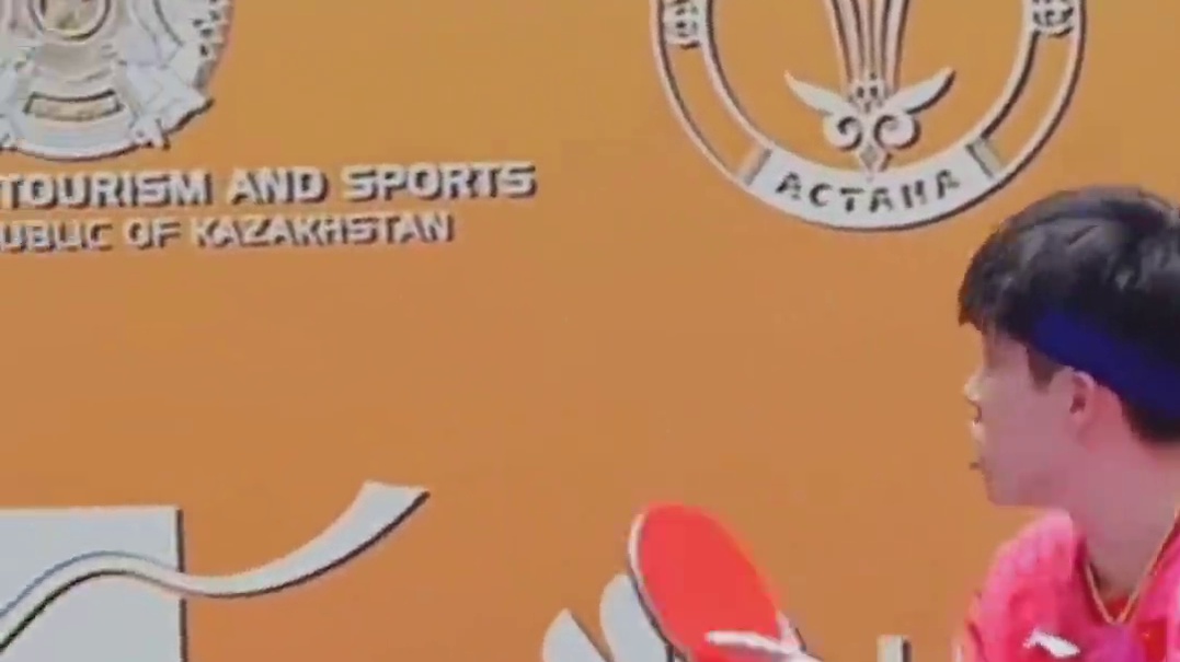 大头独得两分太牛了，大头遇到争议球肖指立马交涉，大头安慰大胖，高远看到灯光不亮立马找裁判，团结的中国