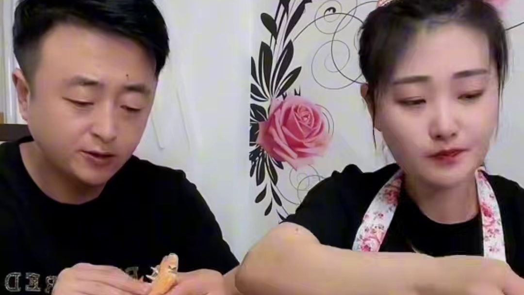 小姨子好心做美食给姐夫补补身体，没想到姐夫吃独食#好吃到停不下来 #妈呀太香了 #
