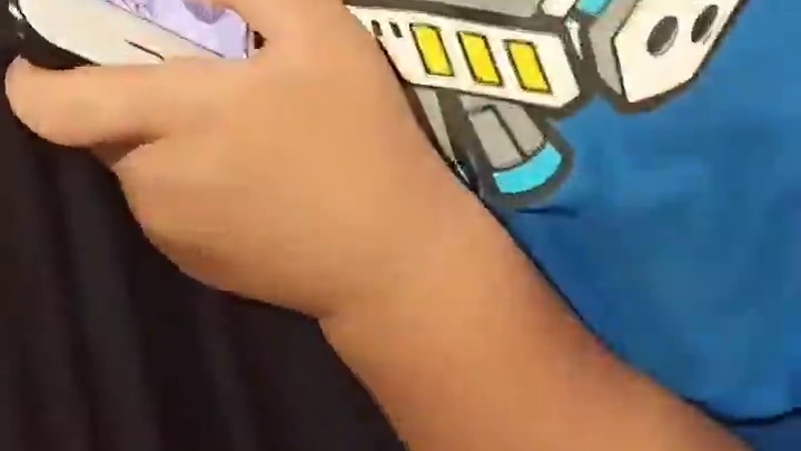 小孩哥我要让你知道我的厉害！#明日之后 #熊孩子系列 #明日之后赚金计划