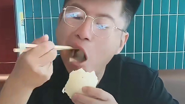 #19年和24年 吃了火鸡面，干锅包菜#跨世纪同框