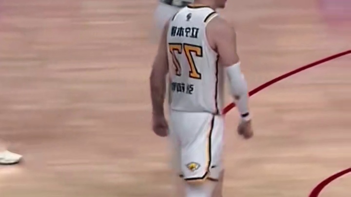 辽宁男篮四人受表彰，张镇麟遗憾落选