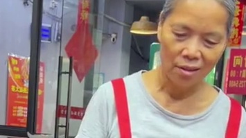 桂林帅哥挑战1分钟吃完10碗爆辣~狂赚5000块~ #螺蛳粉