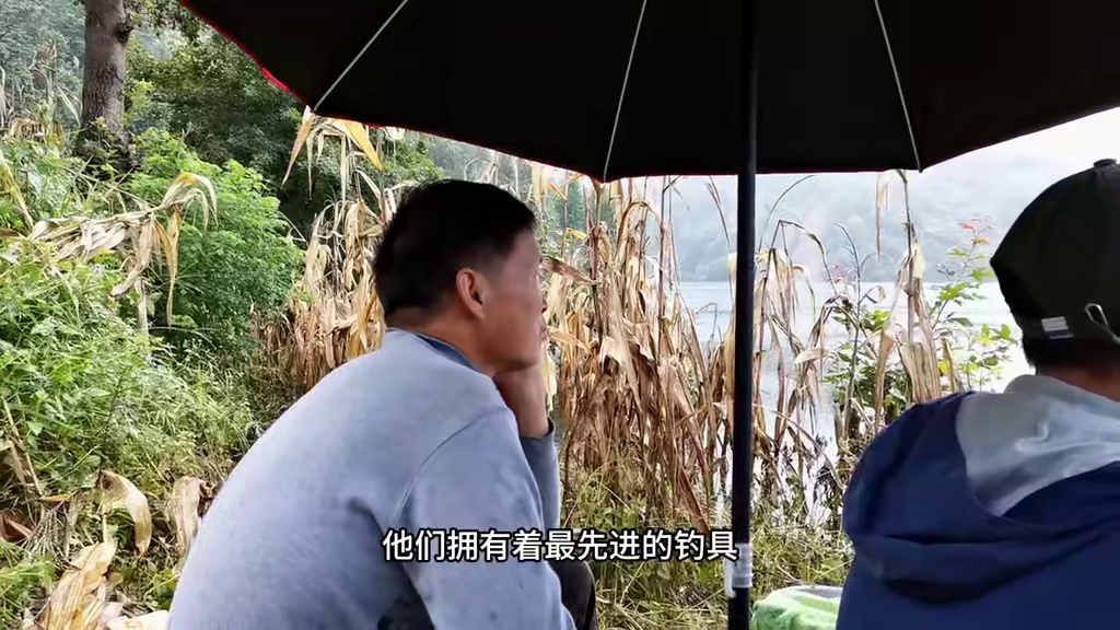 钓趣人生：专业与普通钓友的对决，钓鱼江湖的矛盾与和谐之途 钓趣人生：专业与普通钓友的对决，钓鱼江湖的