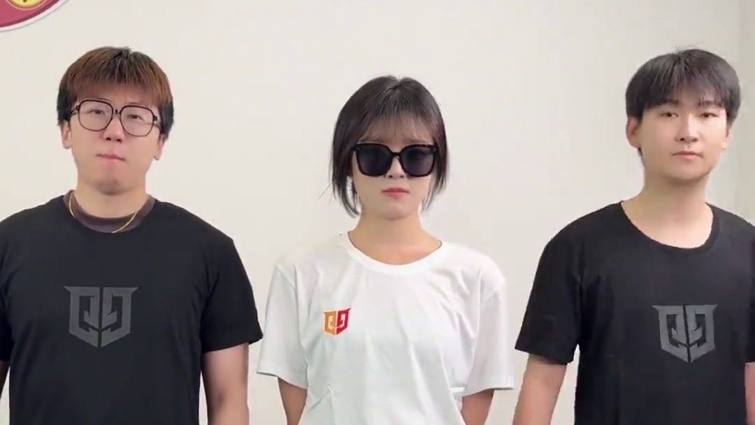 今天下午不见不散 #cfm十月幸运 #三折叠怎么折都有面