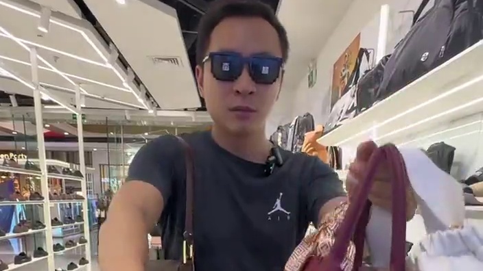 是真的，红蜻蜓推出了299代520啊，还是全场通用，家人的包包鞋子安排上!!#红蜻蜓 #性价比 #省