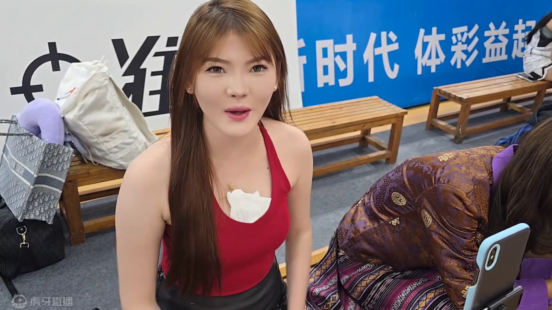 【集梦会长】广墨给女球员买衣服，结果皮小霞让给她作诗