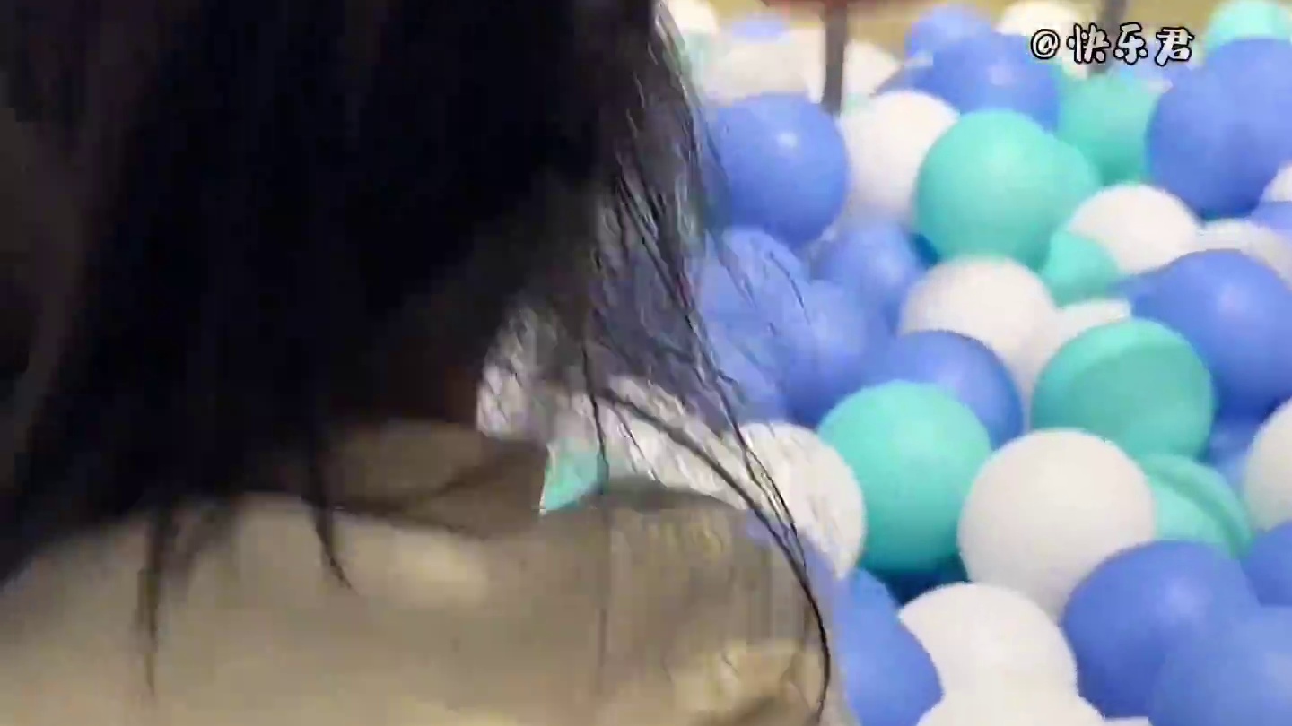 #歌曲红嫁衣 #红嫁衣张德伊玲 “一个小孩都懂得道理，大人却不懂”#人类幼崽 #小小的你治愈大大的我