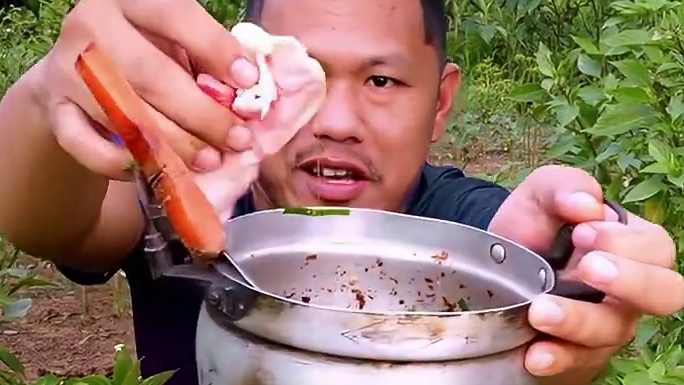 驴哥吃圆茄子新鲜蔬菜苦胆辣拌️鲜牛杂 #泰国美食 #户外美食 #美食 #泰国生活