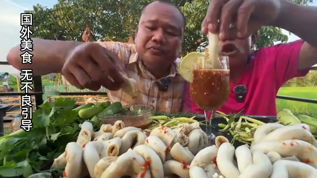 新鲜的牛肠就应该吃原味的，看着就流口水 #户外美食 #咀嚼音解压 #咀嚼音 #太好吃了吧